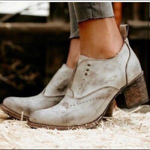 Pre-loved FREEBIRD by STEVEN SADIE ankle bootie.